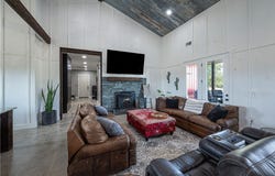 490 NW Holland Avenue, Gentry, AR 72734