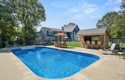 886 Methuen St, Dracut, MA 01826