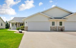 2475 Mossy Creek Drive NE, Owatonna, MN 55060