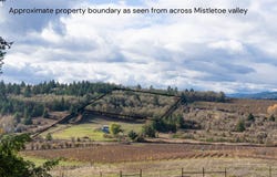 Mistletoe Dr, Dallas, OR 97338