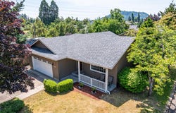 576 S 35TH ST, Springfield, OR 97478