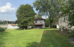 1221 Eastport Avenue, Uhrichsville, OH 44683