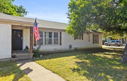 413 S Tyler Street, McGregor, TX 76657