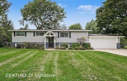 481 N 5 Mile Road, Midland, MI 48640