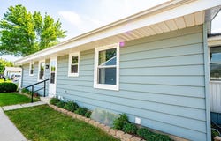 152 W Goldleaf Ave, Milwaukee, WI 53207
