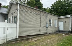 1105 E Oak St, Louisville, KY 40204