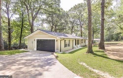 1017 Oak Ridge, Byron, GA 31008