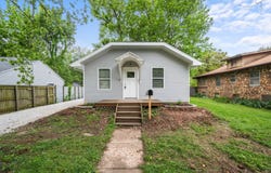 1211 S Pennsylvania Avenue, Springfield, MO 65807