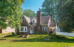 406 S Main St, Lawrenceville, VA 23868