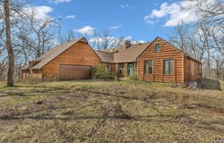 12448 82nd St, Oskaloosa, KS 66066