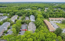 82 CHEVERNY COURT, HAMILTON, NJ 08619