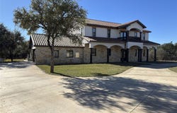 1747 Mountain Valley Drive, Concan, TX 78838