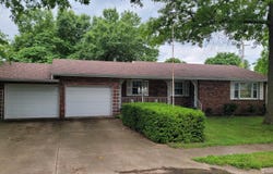 415 N Locust Street, Marshfield, MO 65706