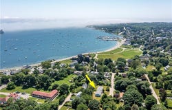 16 Pennsylvania Avenue, Jamestown, RI 02835