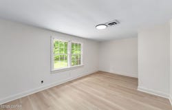 402 Edgewood Street, Paris, TN 38242