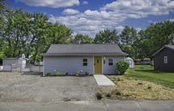1439 W Central Avenue, Bluffton, IN 46714-2218