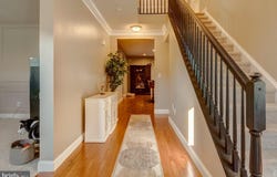 10 JAMESTOWN Square, MECHANICSBURG, PA 17050