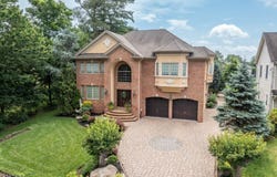 5 Acken Dr, Clark Twp., NJ 07066-2946