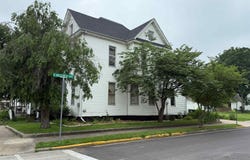 401 S EAST Street, Jacksonville, IL 62650