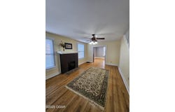 7 E Broadway, Monett, MO 65708