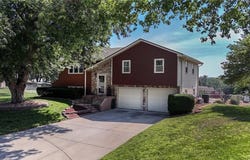 122 S 3rd Court, Lansing, KS 66048