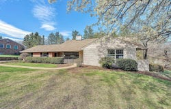 2240 Pommel Dr, Roanoke, VA 24018