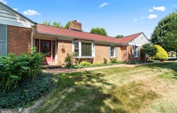 1916 APPLEWOOD Circle, HAGERSTOWN, MD 21740