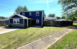 2525 Lake Road, Radcliff, KY 40160-9711