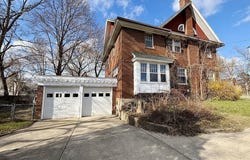 1504 Greenwood, Jackson, MI 49203