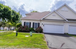 18 Kent Lane, Easton, PA 18045