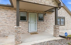 129 E Dorrell St, Haysville, KS 67060