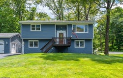 6 Juniper Rd, Vernon Twp., NJ 07422-1024