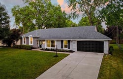 11 W Bridlespur Drive, Kansas City, MO 64114