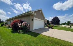 1542 PRIMROSE Lane, FOND DU LAC, WI 54935