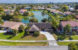 5720 W Waterford Dr, Davie, FL 33331