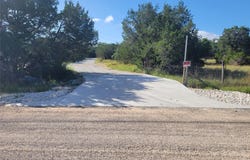 638 Bonita Dr, Blanco, TX 78606