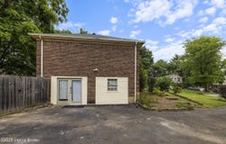 1102 Woodcroft Ct, Louisville, KY 40023