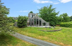 668 Indian Avenue, Middletown, RI 02842
