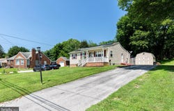 3229 GRANDVIEW ROAD, HANOVER, PA 17331