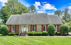 10206 Statia Lynn Ct, Louisville, KY 40223