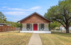 1212 Earl Street, Commerce, TX 75428