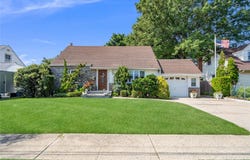 14 Mayfair Lane, Hicksville, NY 11801