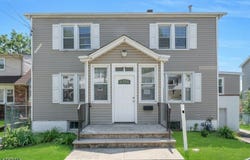 151 Sutton Ave, Totowa Boro, NJ 07512-1643
