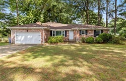 200 Essex Drive, Chesapeake, VA 23320