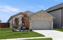 1641 Meadow Crest Drive, Aubrey, TX 76227