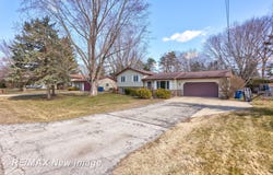 4132 Meadowbrook, Freeland, MI 48623