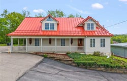 108 W McMurray, Peters Twp, PA 15317