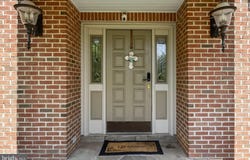 4 CANDLELIGHT Drive, BEVERLY, NJ 08010