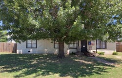 110 W Miller, Seymour, TX 76380
