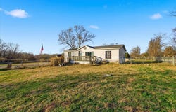551 E Dunkle Street, Everton, MO 65646